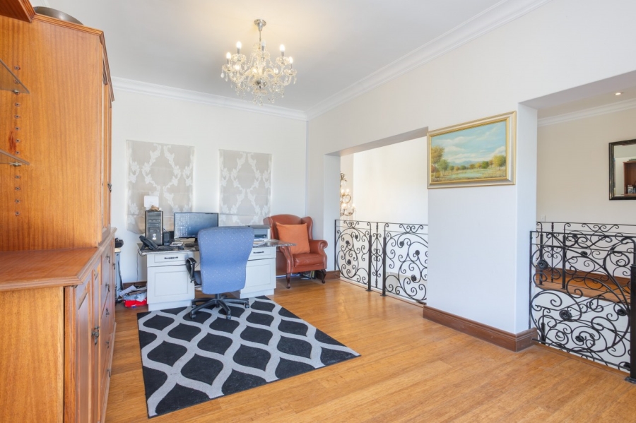 5 Bedroom Property for Sale in Val De Vie Estate Western Cape